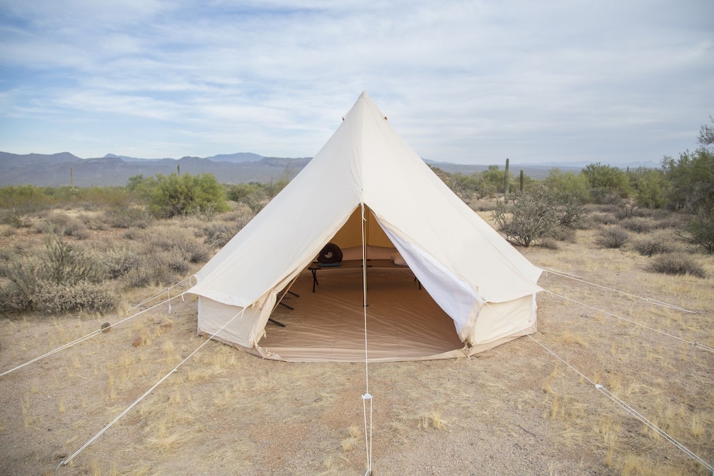 Deluxe Tent photo 2