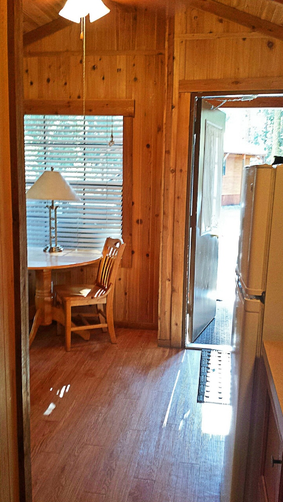 Cottage, 1 Queen Bed with Sofa bed, Non Smoking, Kitchen (Linens Included) photo 3