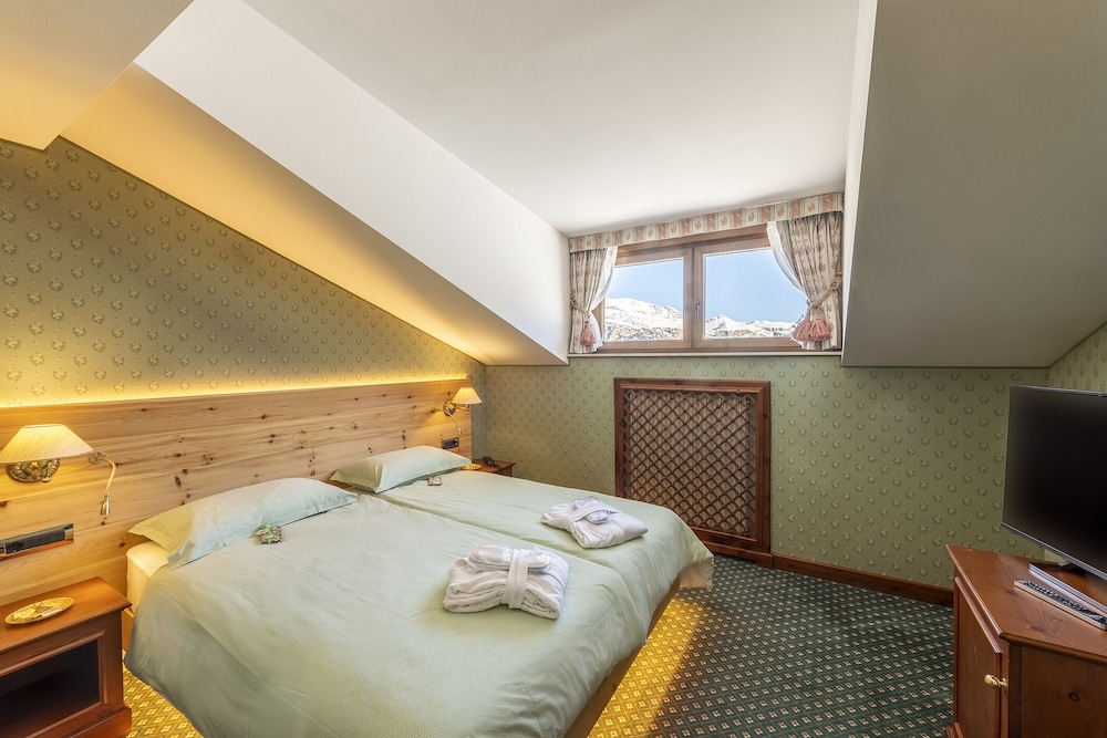 Superior Double Room, Mountain View photo 1