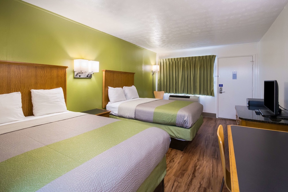 Deluxe Room, 2 Double Beds, Non Smoking, Refrigerator & Microwave - Photo 7