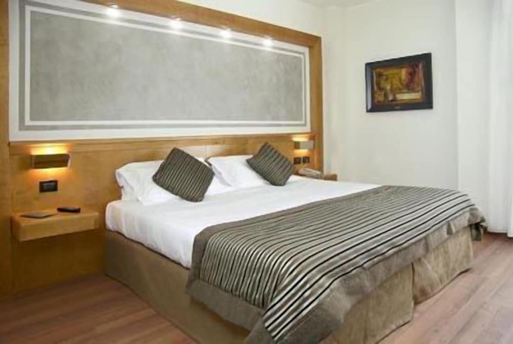 Superior Double or Twin Room photo 1