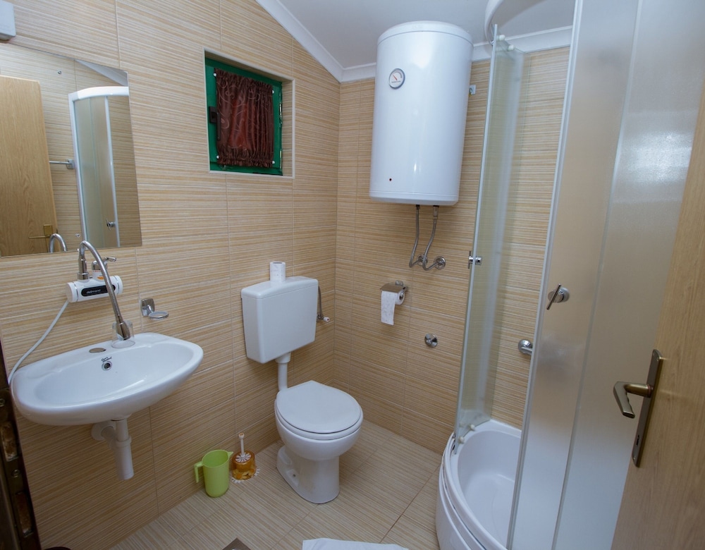 Basic Double Or Twin Room, River View, Overwater photo 2