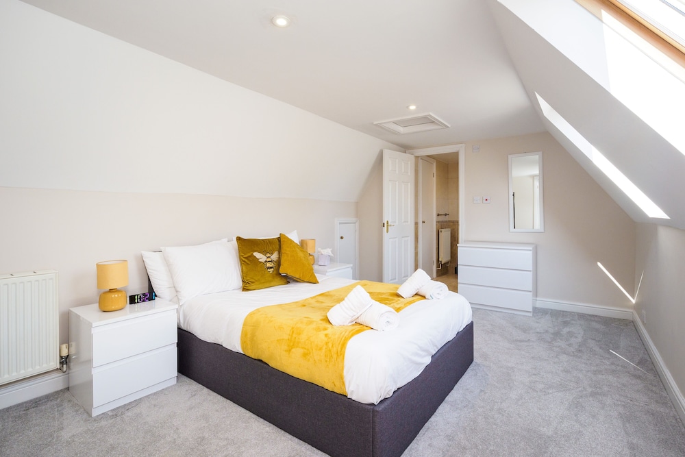 Deluxe House photo 3