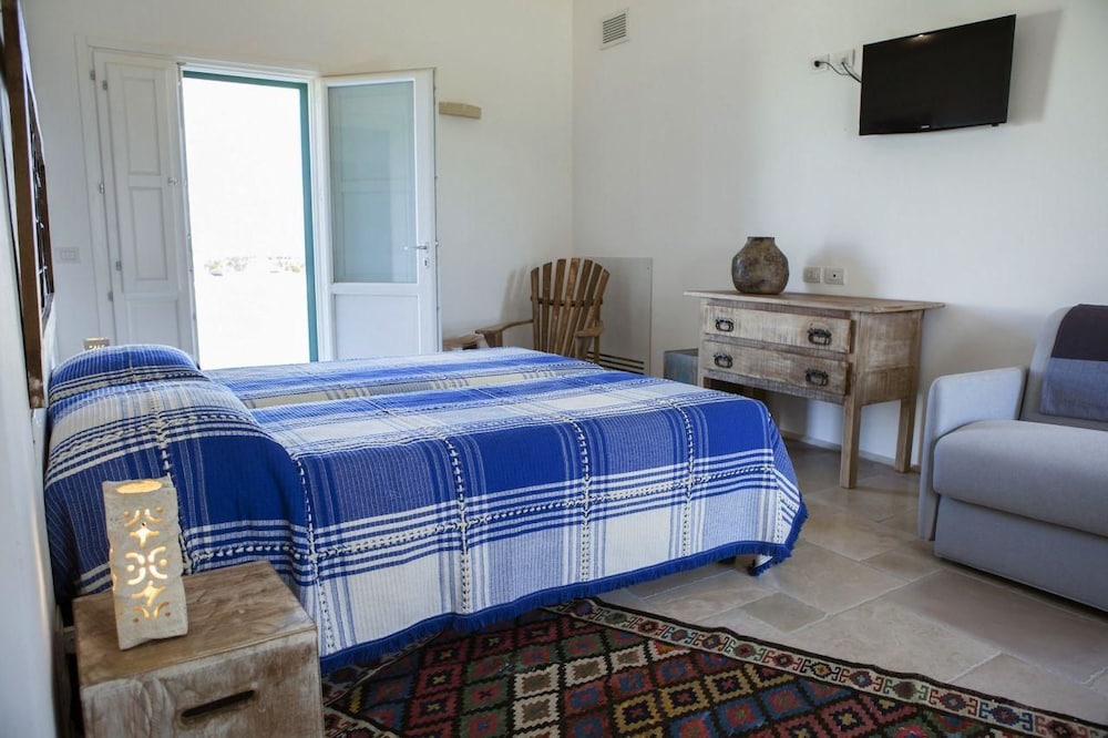 Deluxe Studio, 1 Queen Bed With Sofa Bed