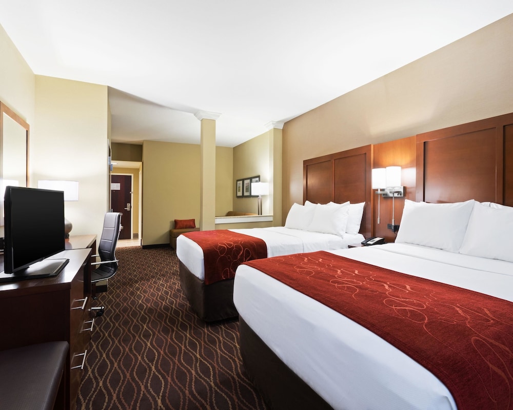 Suite, Multiple Beds, Accessible, Non Smoking photo 1