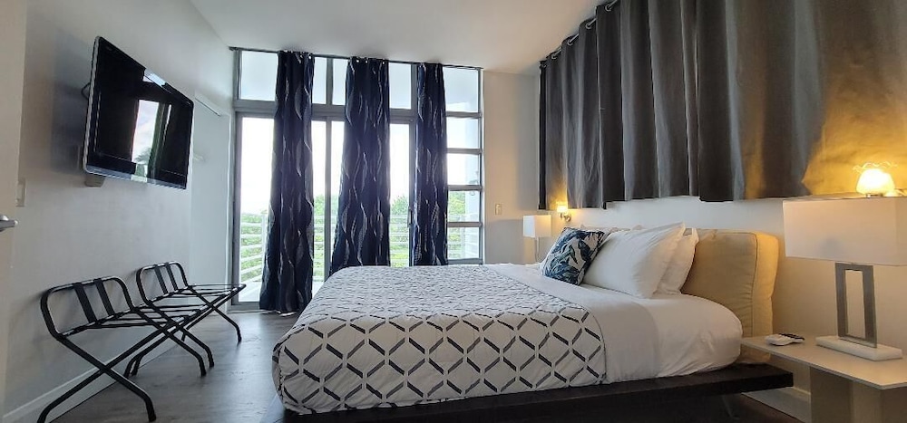 Panoramic Suite, 1 Bedroom, Balcony, Beach View