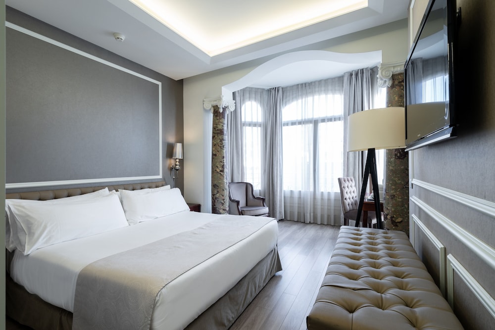 Superior Double Room Single Use photo 3