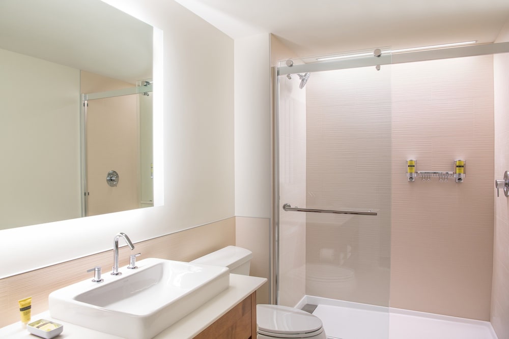 Studio Suite, Multiple Beds - Photo 9