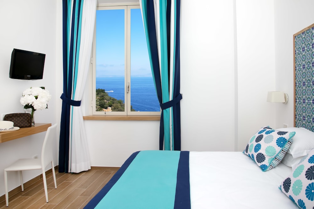 Classic Room, Balcony, Sea View - Photo 2
