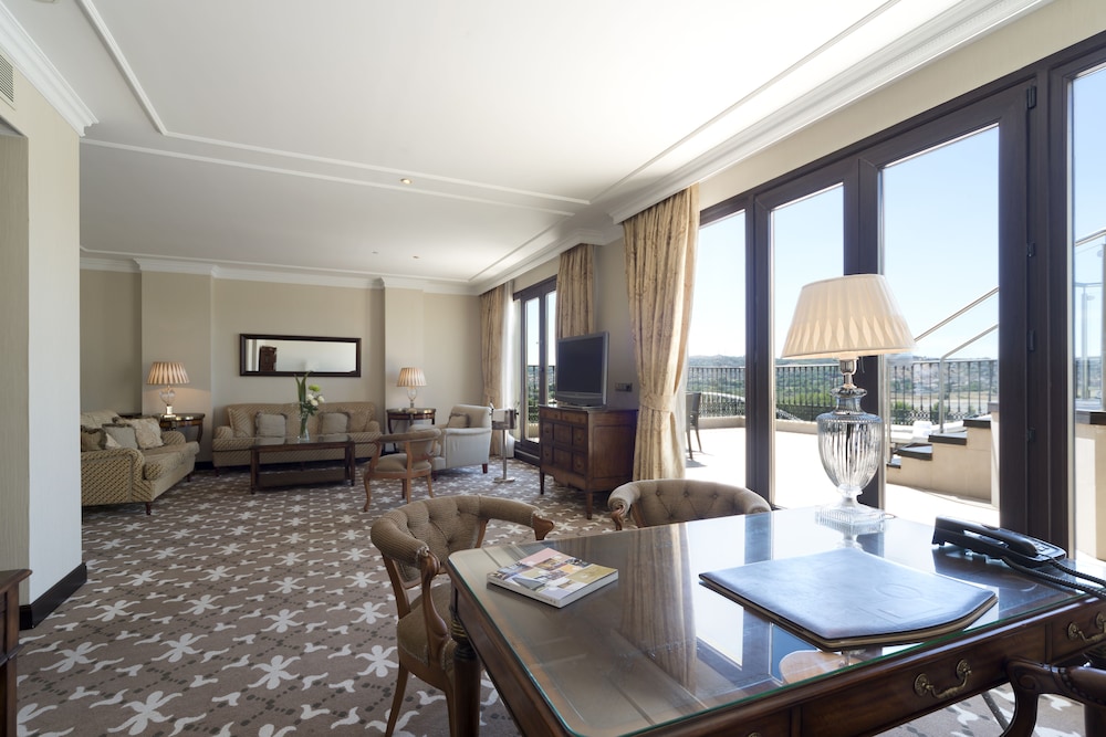 Junior Suite - Photo 11
