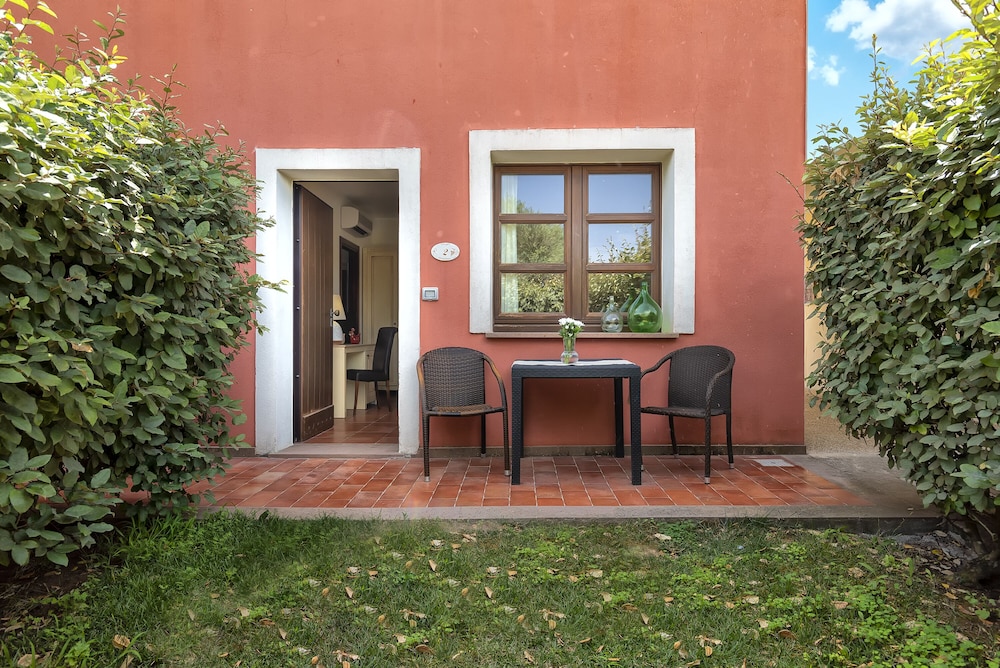 Deluxe Double Room, Garden View - Photo 11