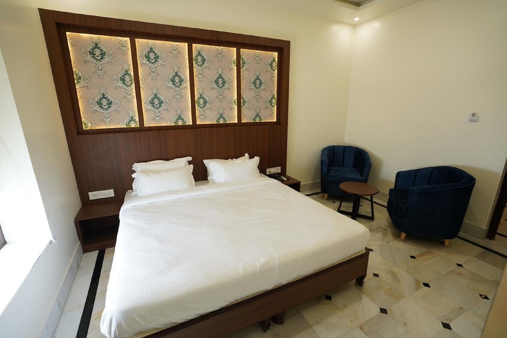 Deluxe Room - Photo 3