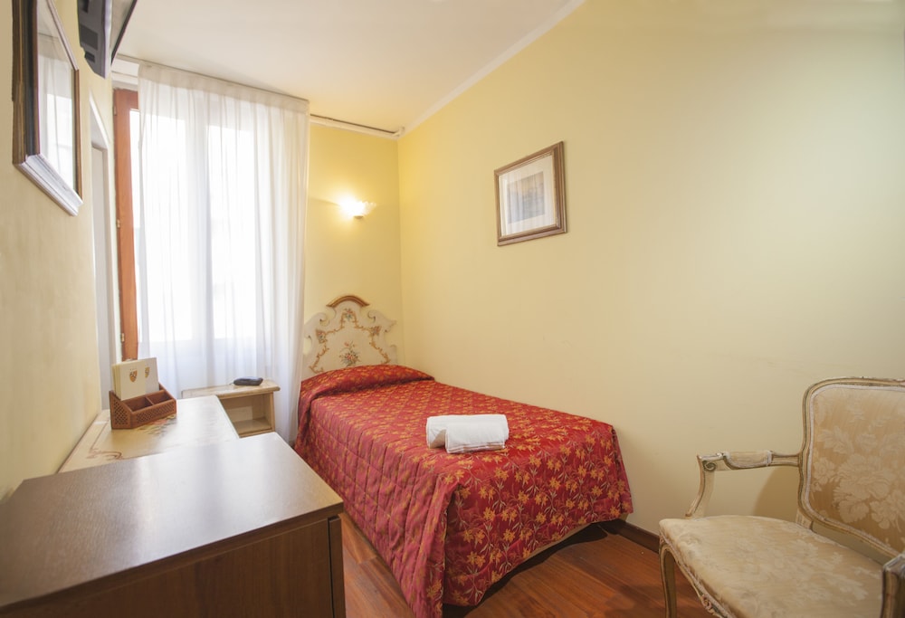 Double Or Twin Room photo 2