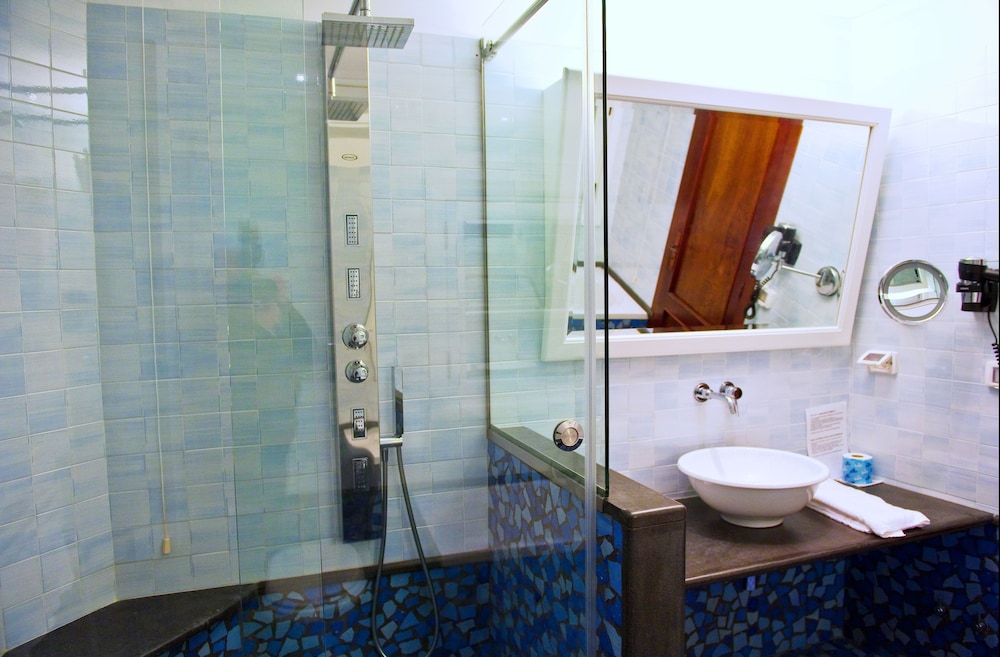 Deluxe Double Room, 1 King Bed, Balcony, Sea Facing - Photo 23