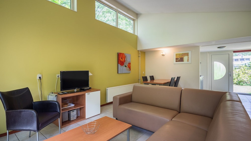 Bungalow (Bungalow 4C) photo 1