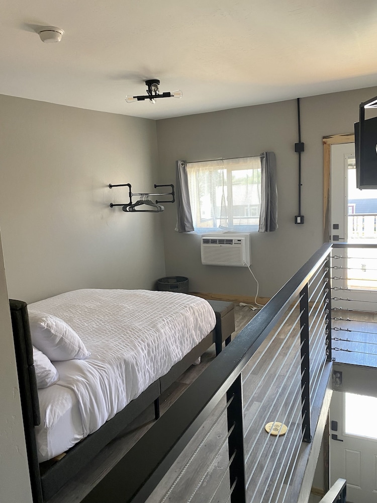 Executive Suite, Balcony, Mountain View photo 1