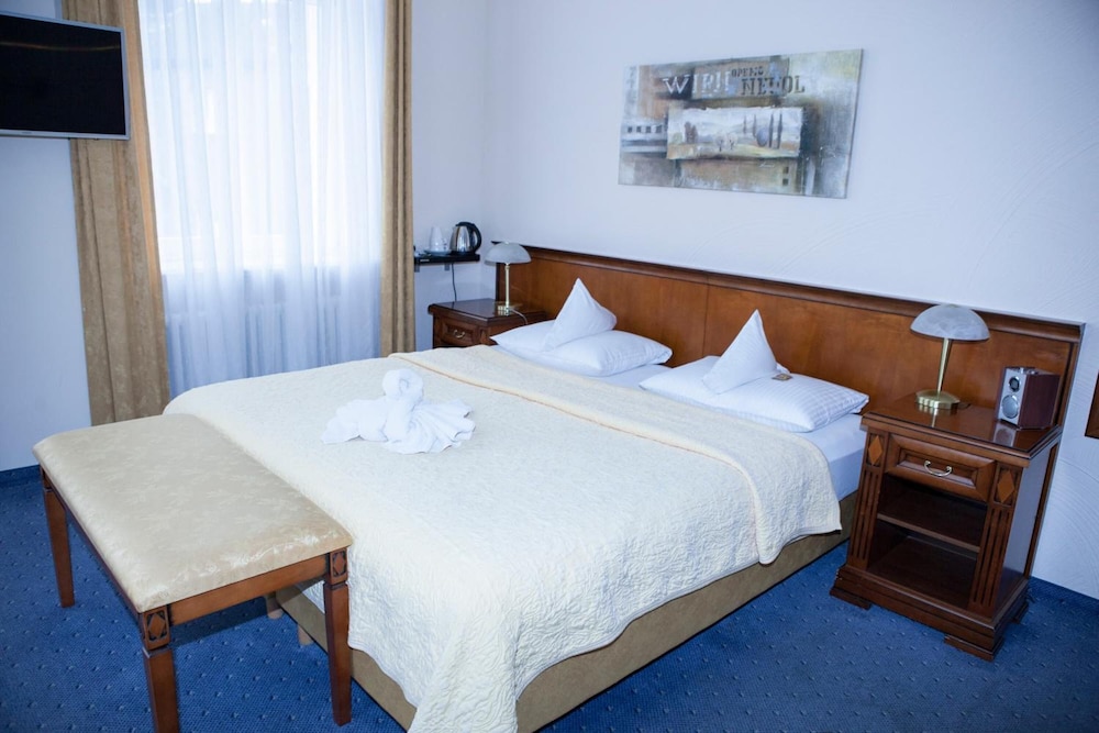 Double Room - Photo 8
