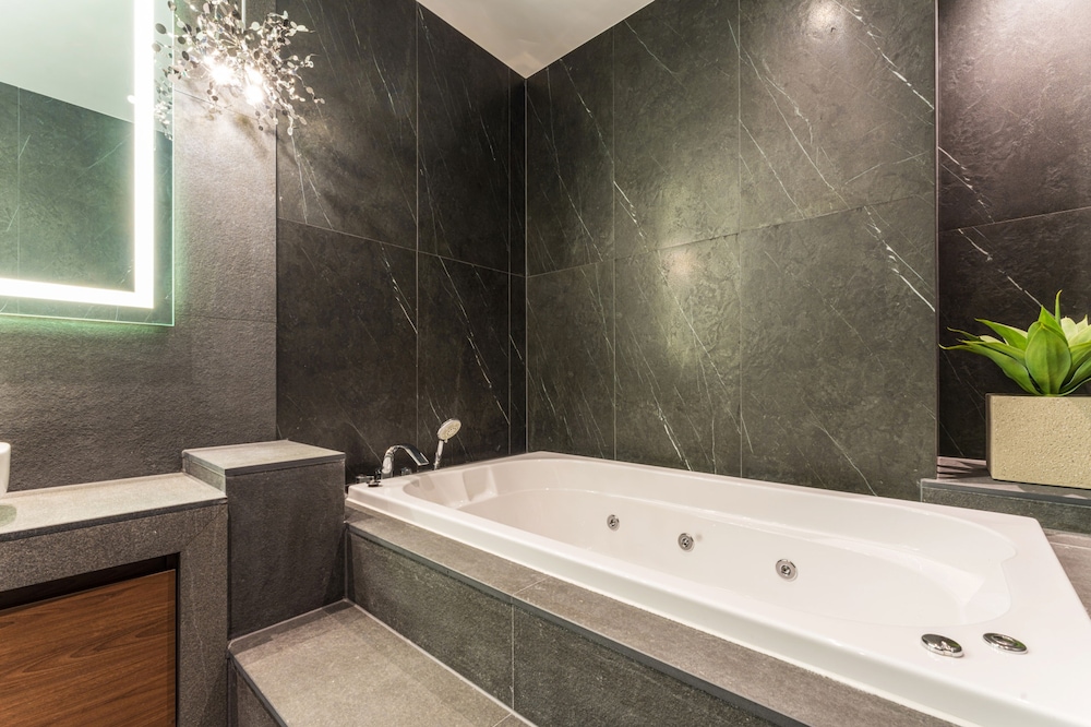 Signature Room - Photo 6