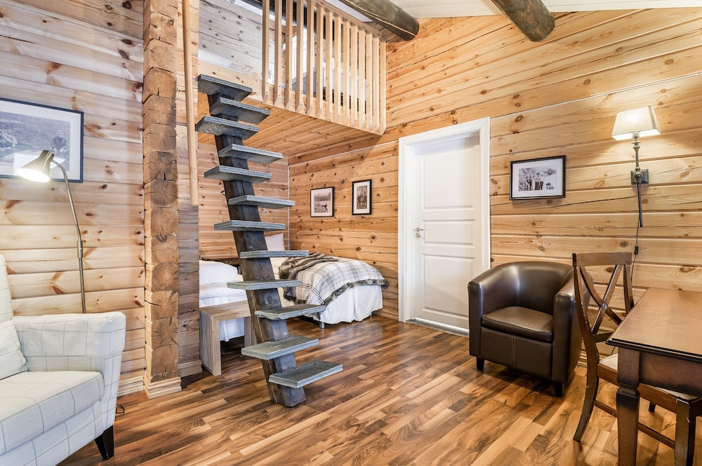 Family Room (3 or 4 beds) photo 1