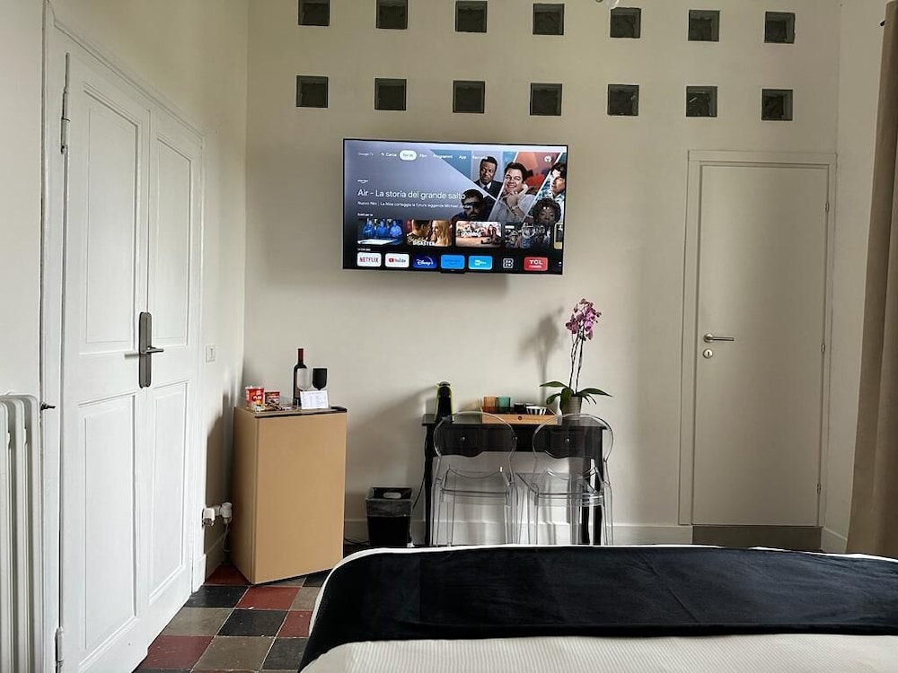 Room - Photo 1