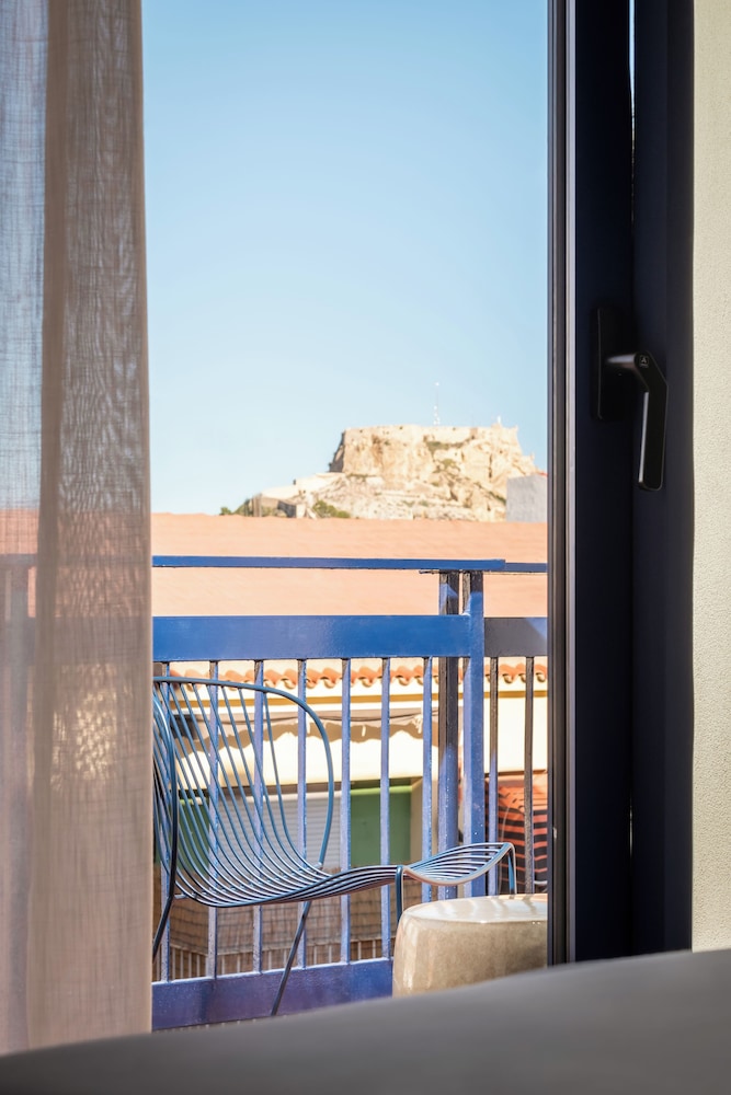 Standard Double Room, Balcony - Photo 4