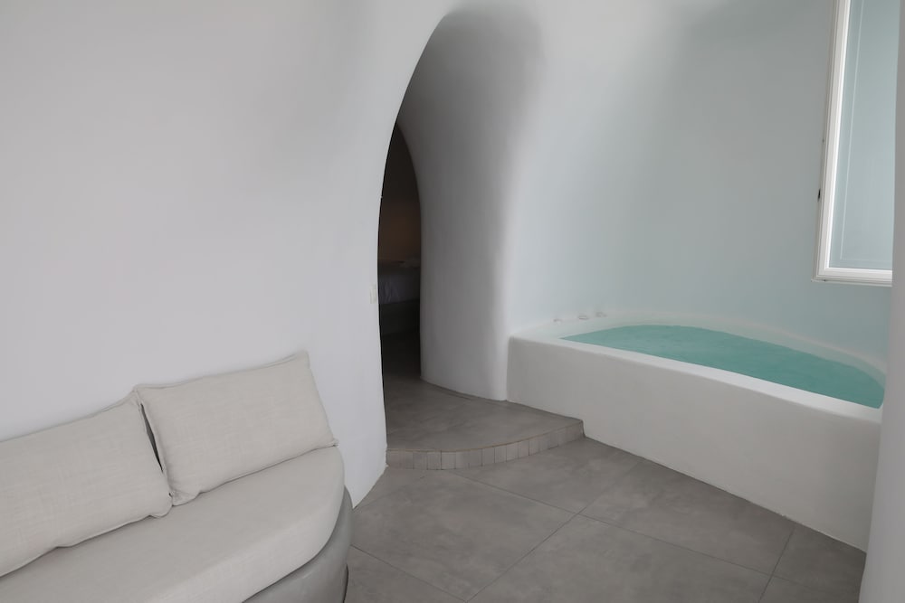 Panoramic Suite, 1 Queen Bed, Sea View - Photo 7