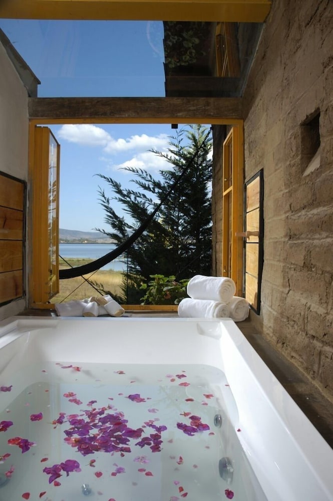 Romantic Suite, Jetted Tub photo 1