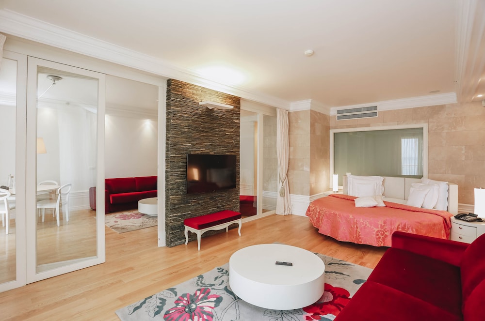 Family Studio Suite - Photo 1
