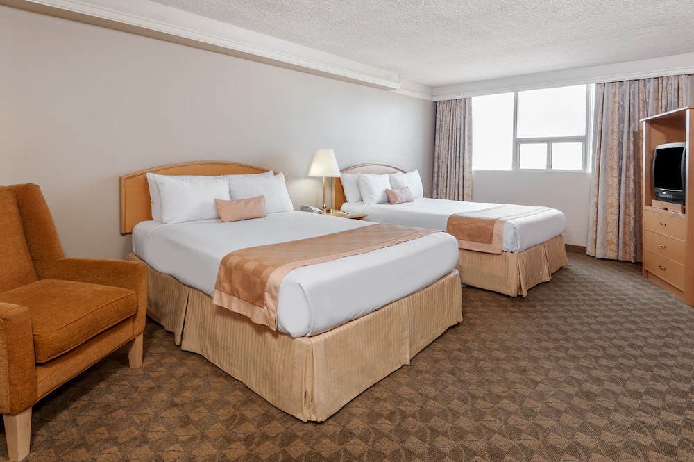 Executive Room, 2 Queen Beds photo 2