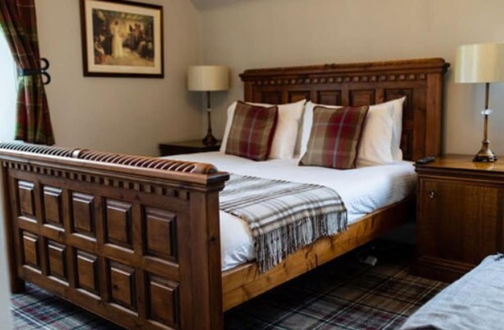 Superior Double Room, 1 King Bed, Non Smoking, Ensuite photo 2