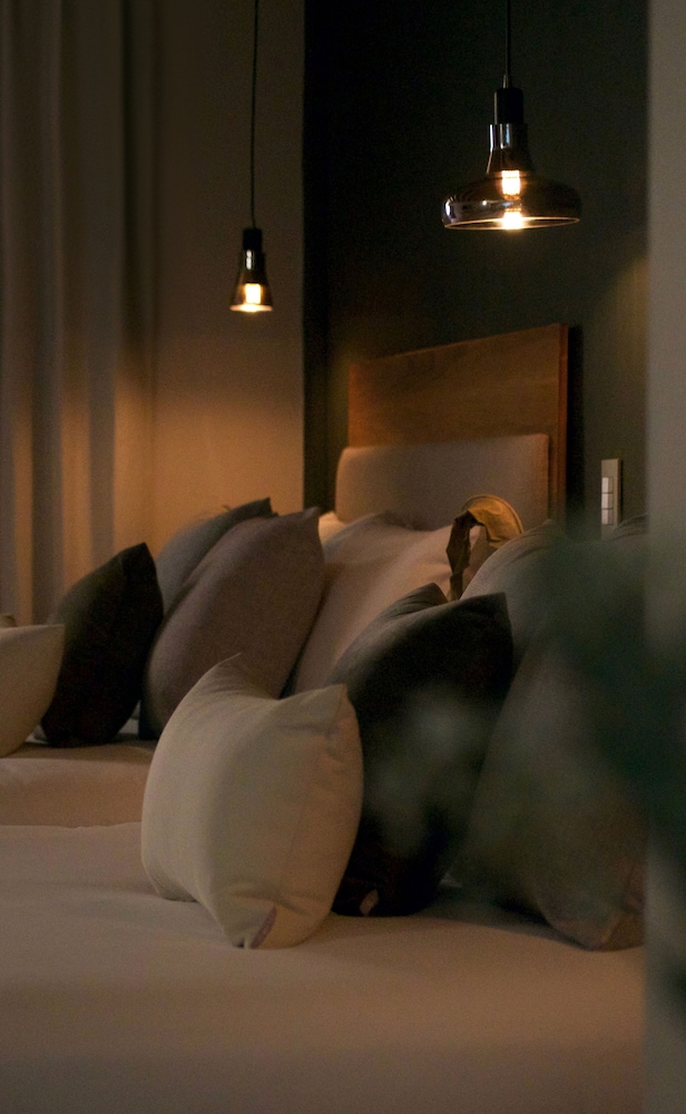 Standard Suite, 2 Queen Beds (Geranio) photo 3