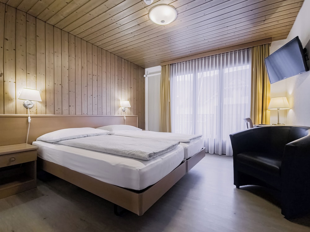Standard Twin Room, Balcony photo 1