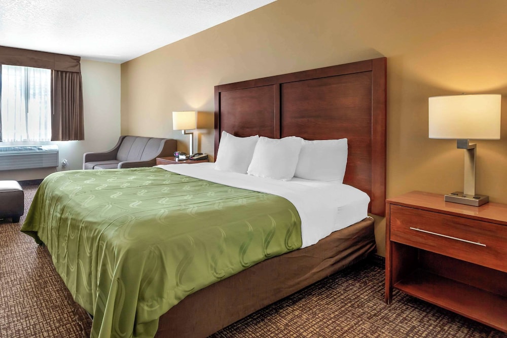 Suite, 1 Queen Bed with Sofa bed, Non Smoking (Upgrade) - Photo 1
