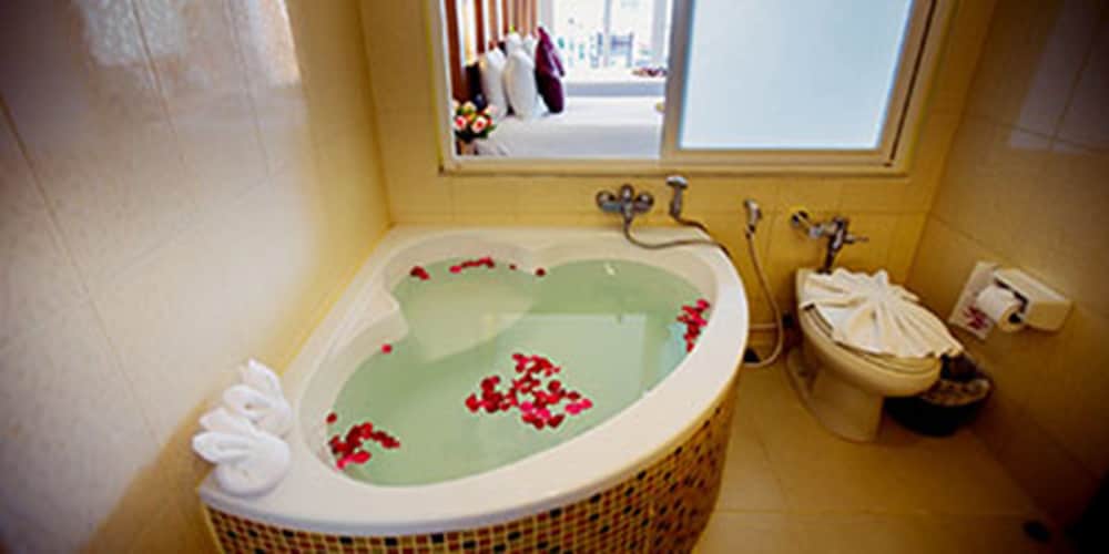 Deluxe Double Room, City View photo 2