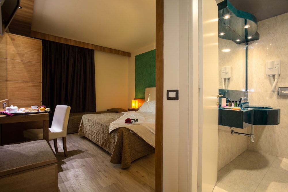 Economy Double Room Single Use photo 3