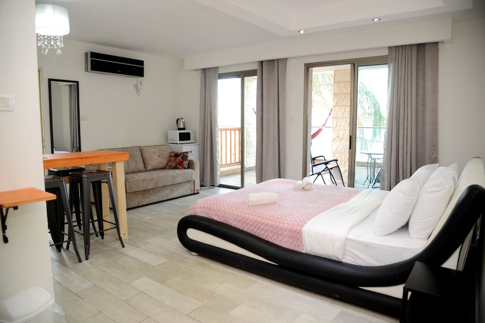 Family Room, 2 Bedrooms