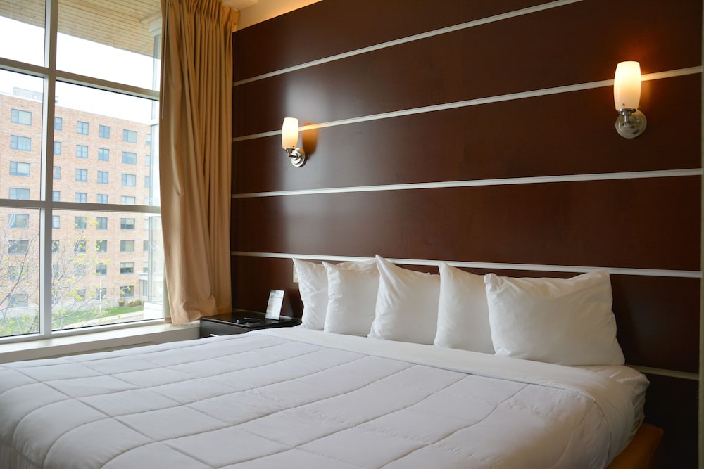 Deluxe Suite, 1 Bedroom, Non Smoking (1 King Bed, Top Floor) - Photo 2