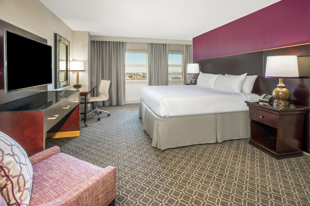 Room, 1 King Bed, Non Smoking (New Orleans View)