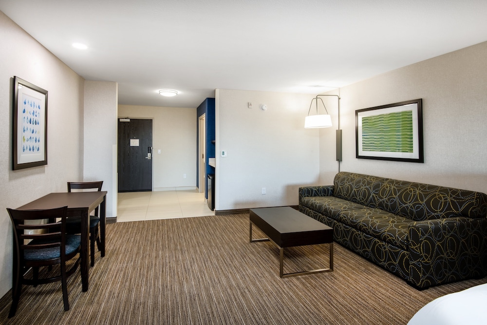 Suite, 2 Queen Beds - Photo 1