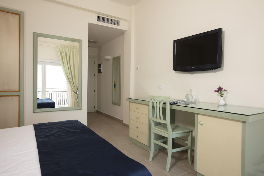 Superior Double or Twin Room, 1 Bedroom, Sea View photo 2