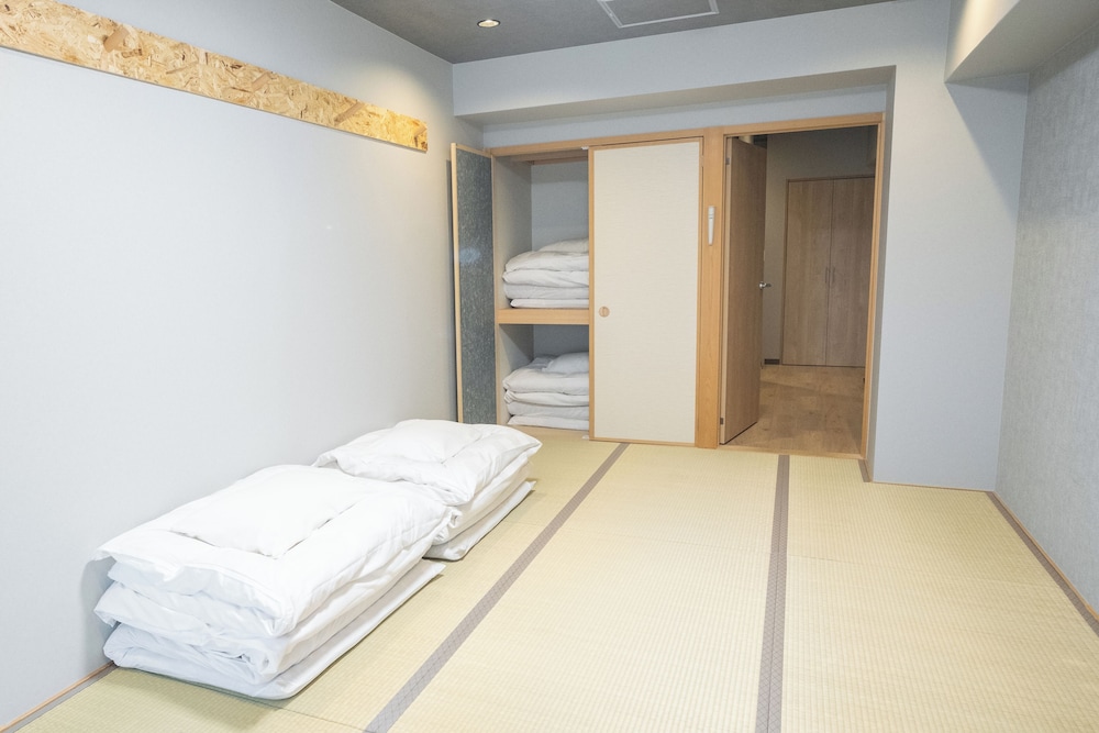 Essential tatami Large Room up to 4 futon beds (Non-smoking) - Photo 4