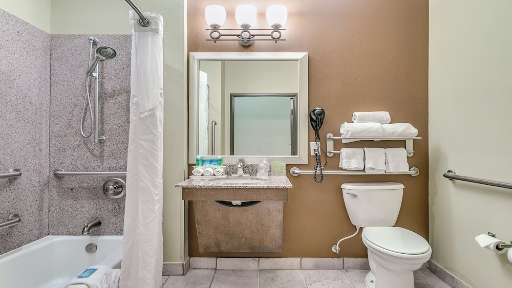 Suite, 2 Queen Beds, Accessible (Mobility) - Photo 3