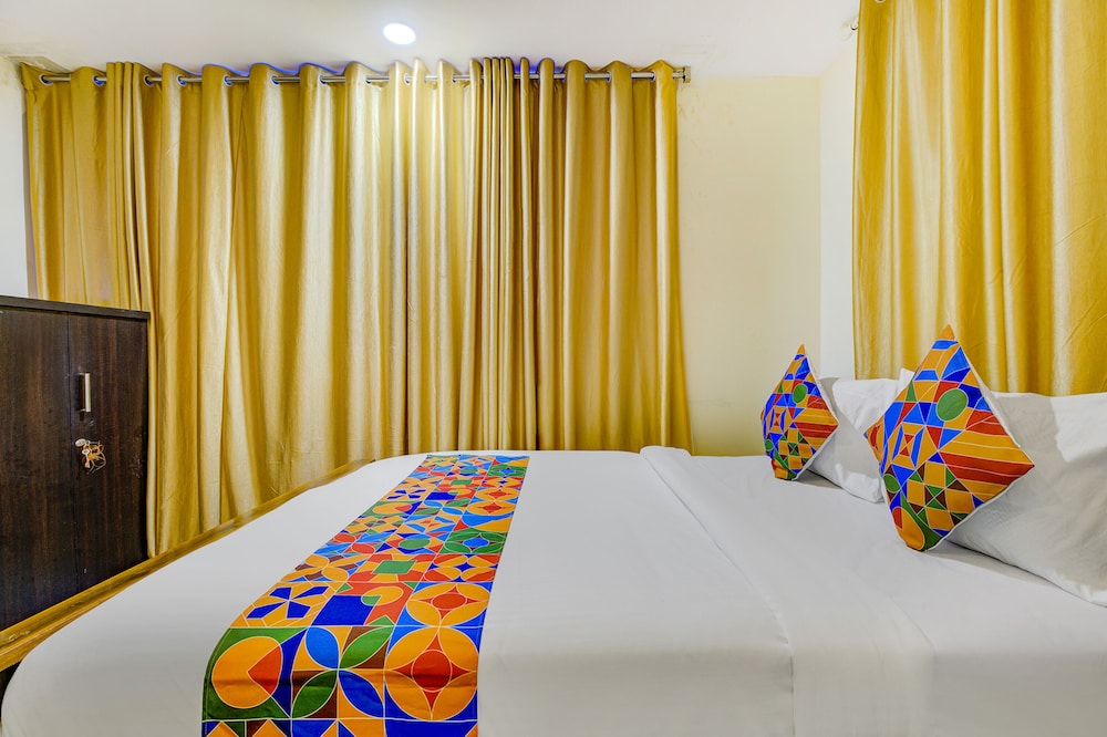 Deluxe Room - Photo 3