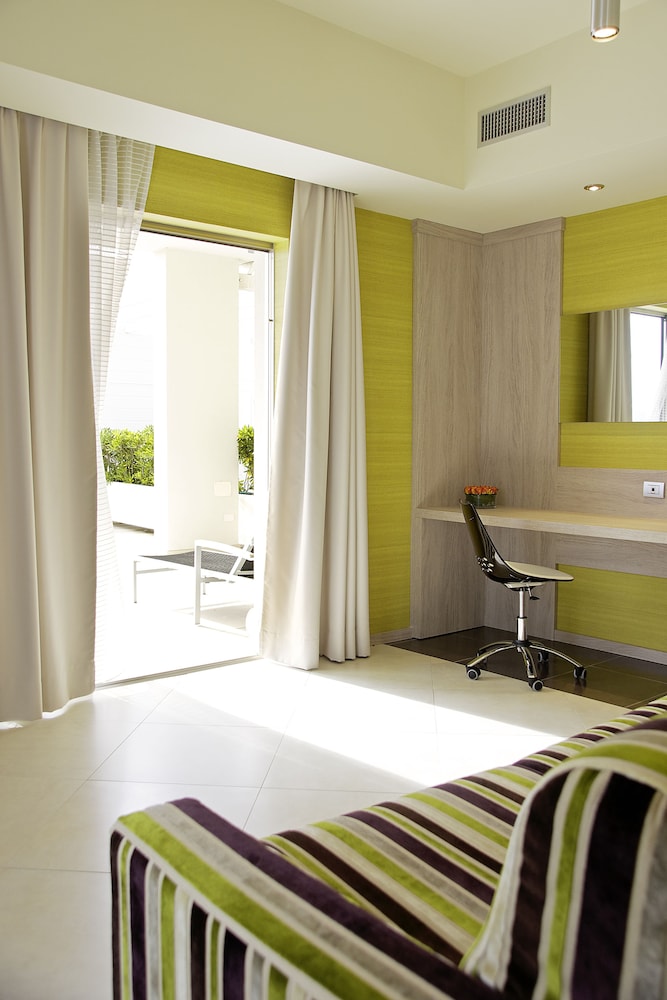 Suite - Photo 7