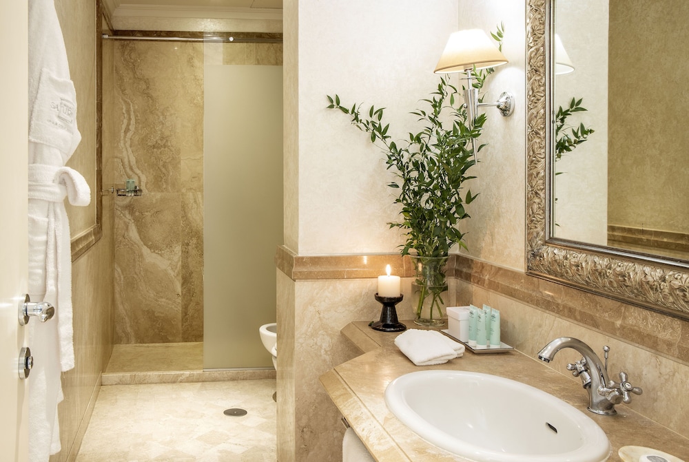 Grand Suite (Spring View) - Photo 6