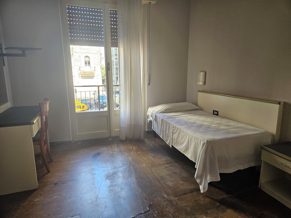 Economy Single Room