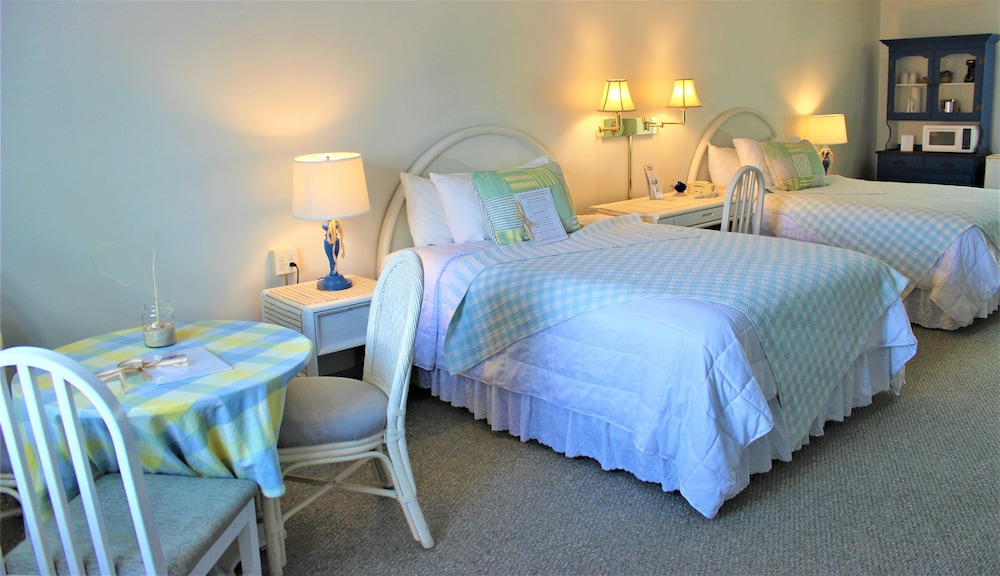 Double Queen Room Second Floor Only photo 2