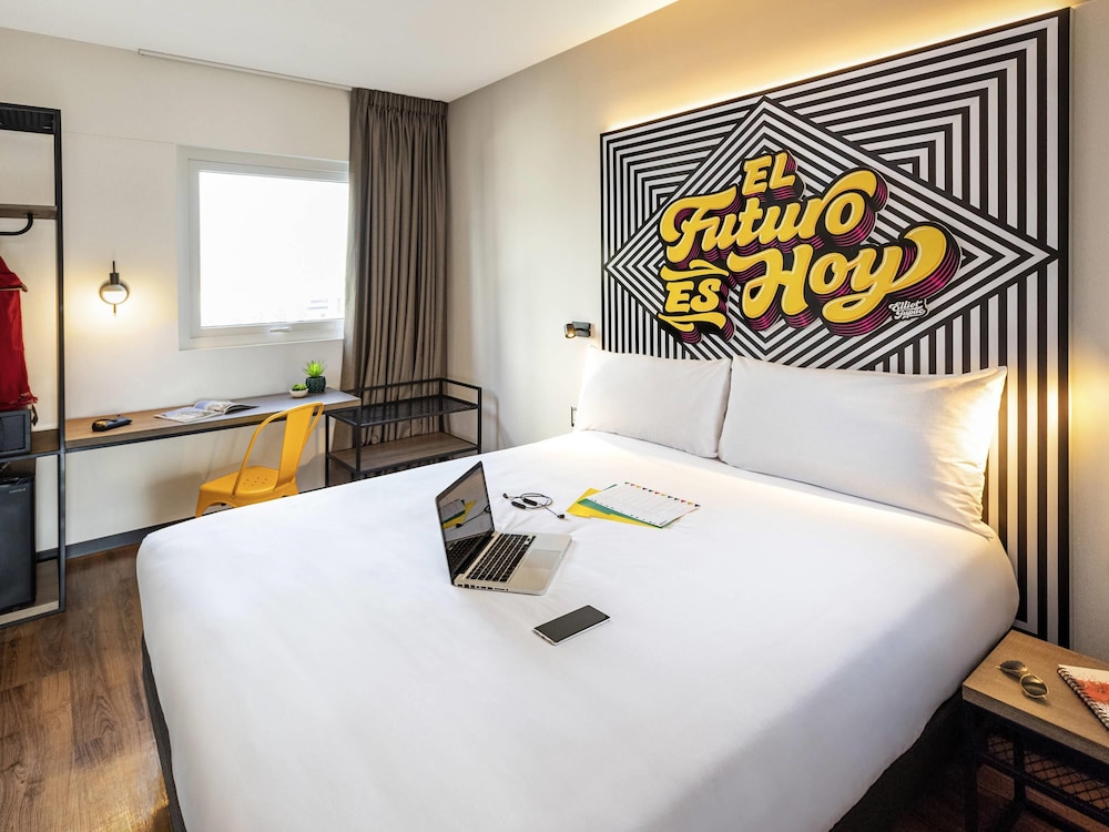 Standard Room, 1 Double Bed, Accessible (Accessible) - Photo 2