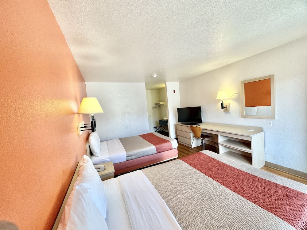 Standard Room, 2 Double Beds, Accessible, Non Smoking