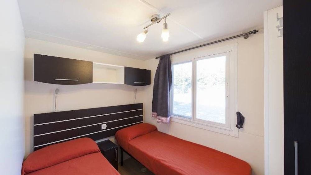 Mobile Home, 3 Bedrooms photo 2